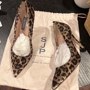 SJP by Sarah Jessica Parker  Leopard gold animal print , size 38